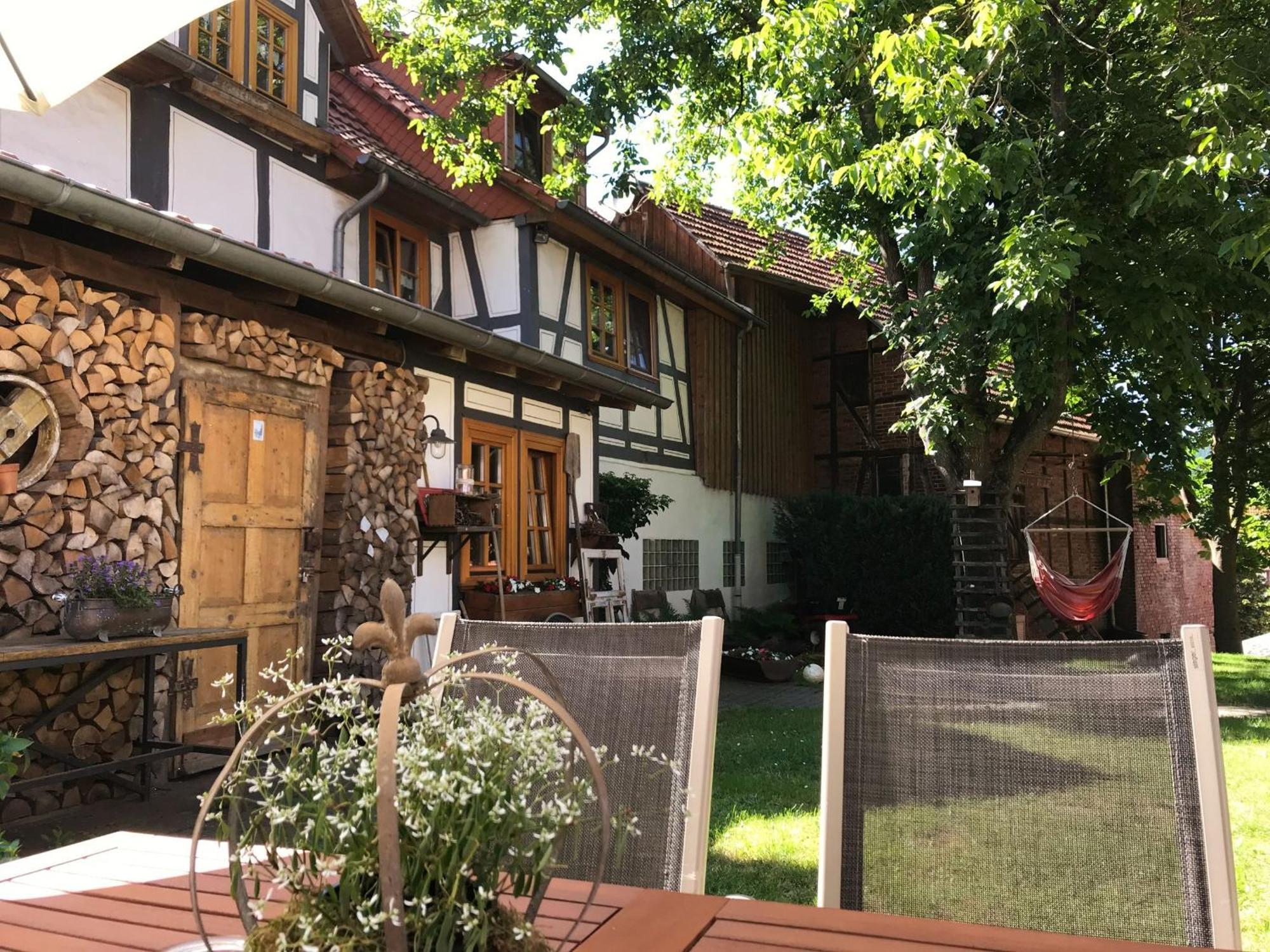 Fachwerktraum Im Hof Apartamento Alheim Exterior foto